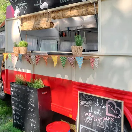 Comfortable In - 55 M² - Parking Available Apartman