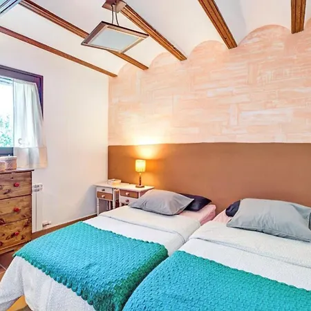 Apartment Comfortable In 55 M² Parking Available Ardanue