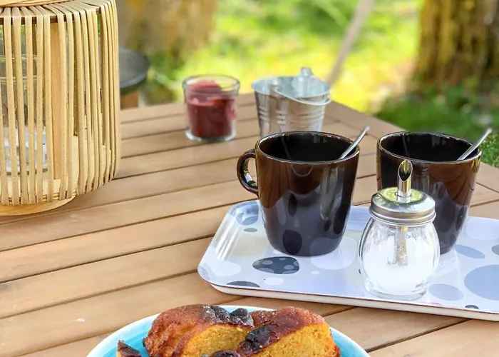 Lägenhet Comfortable In - 55 M² - Parking Available