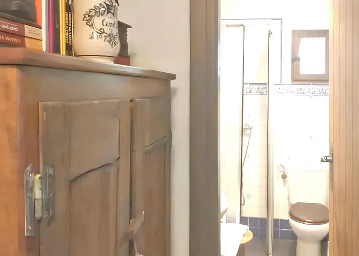 Comfortable In - 55 M² - Parking Available